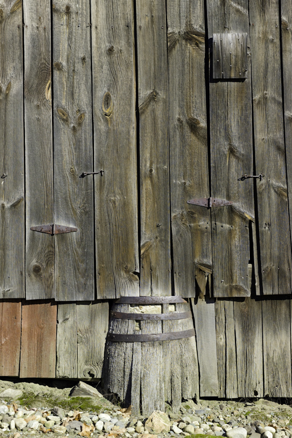 Hadley Tobacco Barn Detail, barrel support